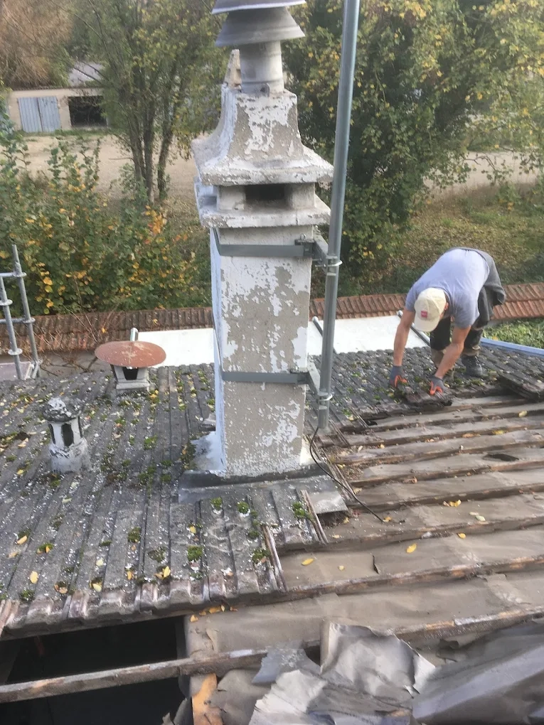 Artisan couvreur Yerres spécialisé en rénovation et entretien de toiture